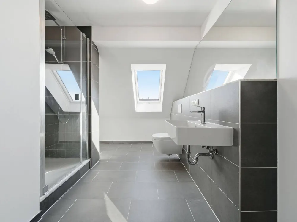 Dachgeschosswohnung in Charlottenburg - 6 Zimmer, Dachterrasse & 3 Balkone