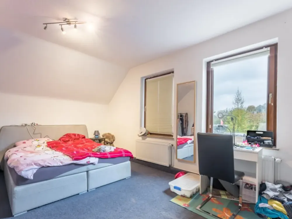 Home with 4 Rooms and Plenty of Space in Ritterhude