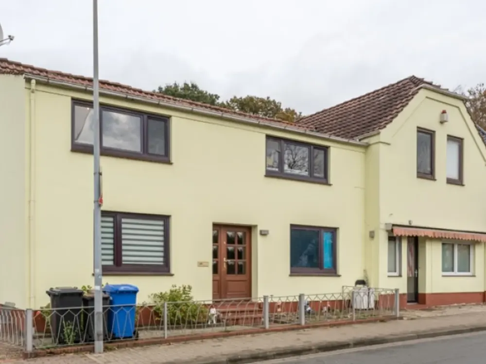 Home with 4 Rooms and Plenty of Space in Ritterhude