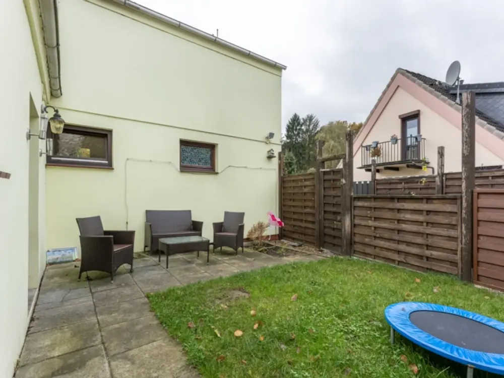 Home with 4 Rooms and Plenty of Space in Ritterhude
