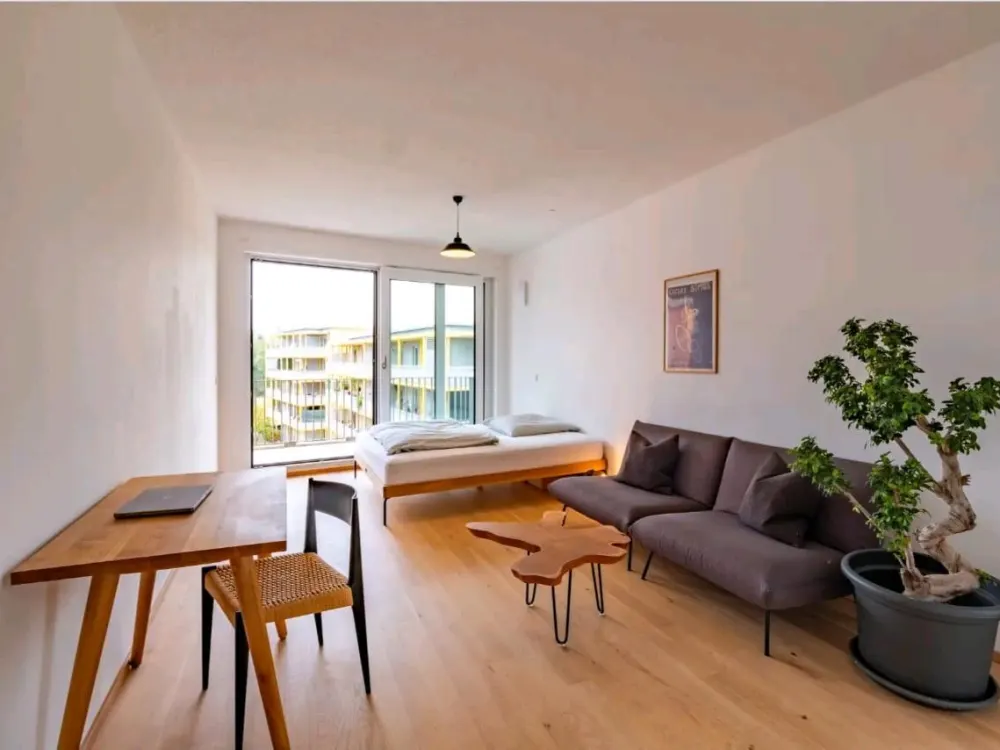 1-Zimmer-Wohnung mit großem Balkon in Lochhausen, München