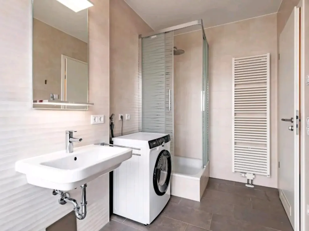 1-Zimmer-Wohnung mit großem Balkon in Lochhausen, München