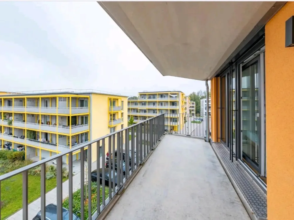 1-Zimmer-Wohnung mit großem Balkon in Lochhausen, München