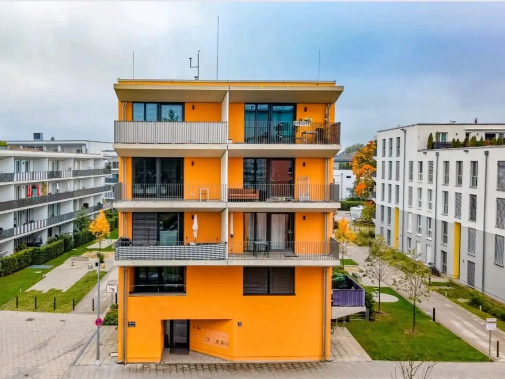 1-Zimmer-Wohnung mit großem Balkon in Lochhausen, München