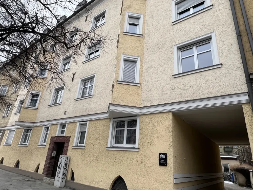 4-room apartment with eat-in kitchen at Landshuter Allee/Donnersbergerbrücke