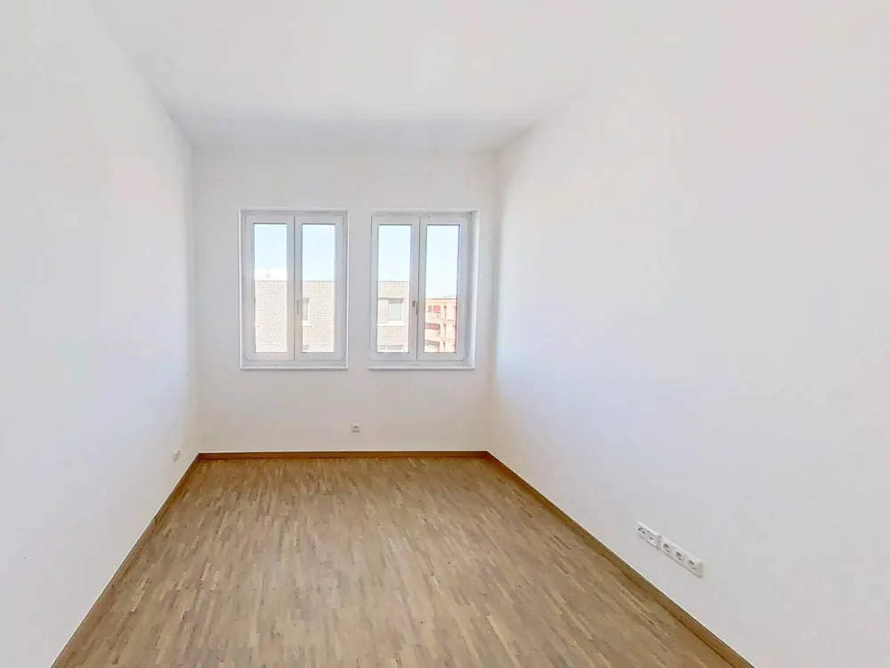 WOHNTRAUM IM ERSTBEZUG: Lichtdurchflutete 3-Zimmer-Wohnung mit EINBAUKÜCHE