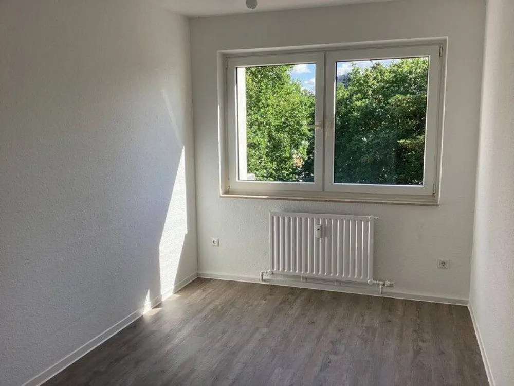 Come In and Feel at Home: Well-Designed 3-Room Apartment