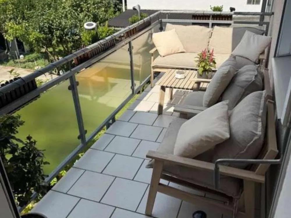 Modernisierte 4-Zimmer-Wohnung mit Balkon, Einbauküche, Garage