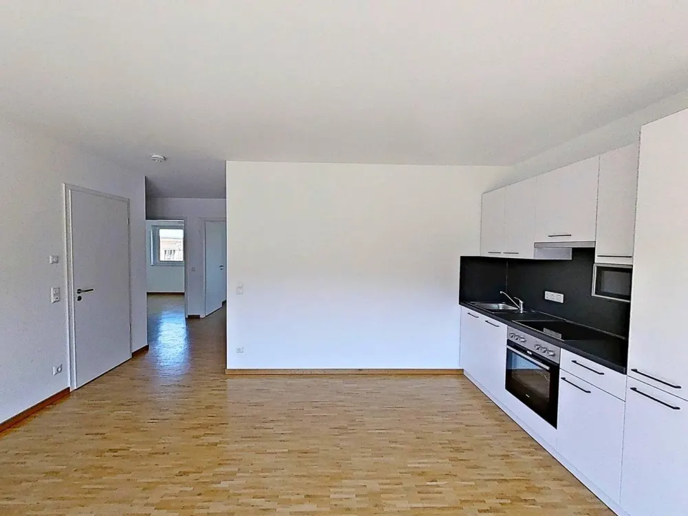 **ERSTBEZUG** Rollstuhlgerechte 3-Zimmer-Wohnung mit EINBAUKÜCHE und LOGGIA