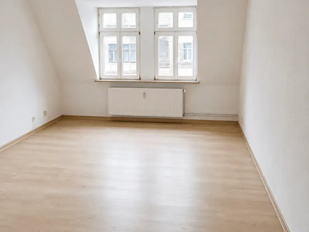 4-Room Maisonette Apartment Suitable for Shared Living - Currently Being Renovated