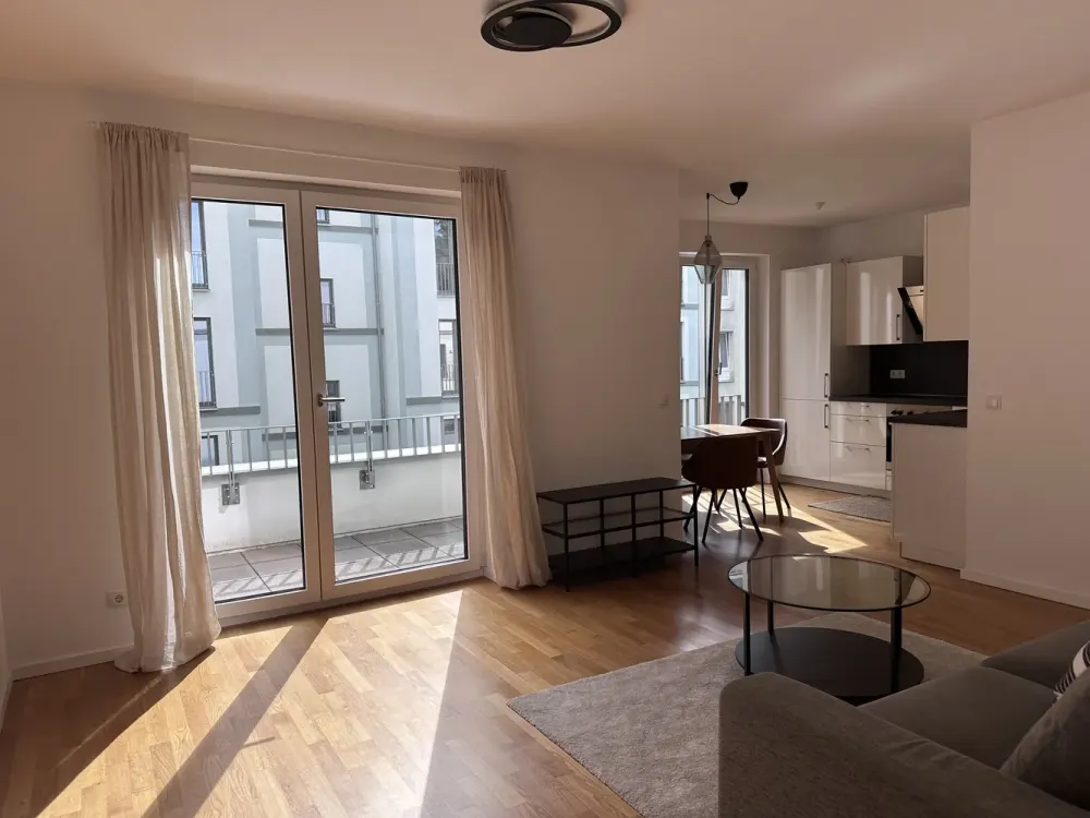 Helle 2-Zimmer-Wohnung mit großer Süd-Ost-Balkonterrasse, EBK & hochwertiger Ausstattung
