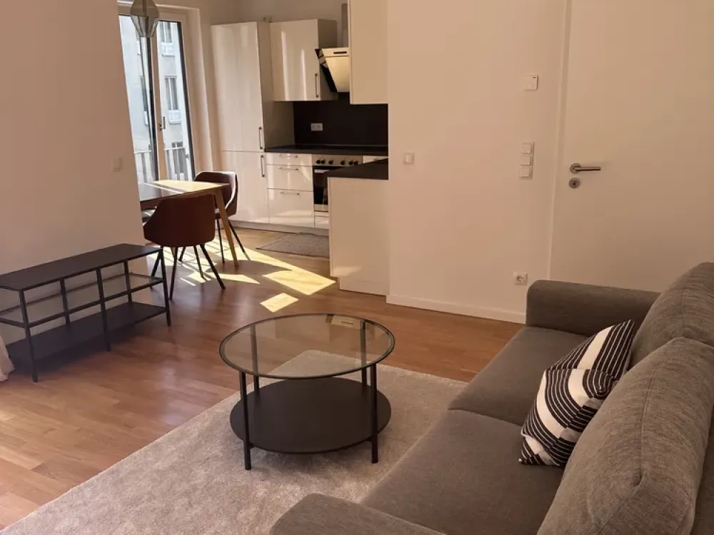 Helle 2-Zimmer-Wohnung mit großer Süd-Ost-Balkonterrasse, EBK & hochwertiger Ausstattung