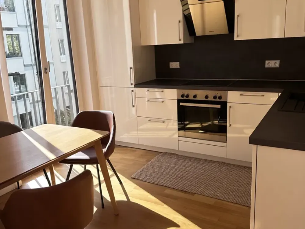 Helle 2-Zimmer-Wohnung mit großer Süd-Ost-Balkonterrasse, EBK & hochwertiger Ausstattung