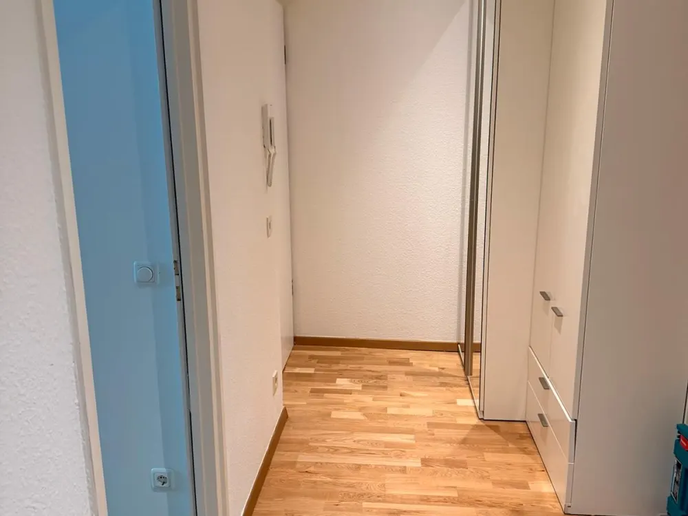 Möblierte 3- Zimmer Wohnung mit Loggia und TG in Schwabing