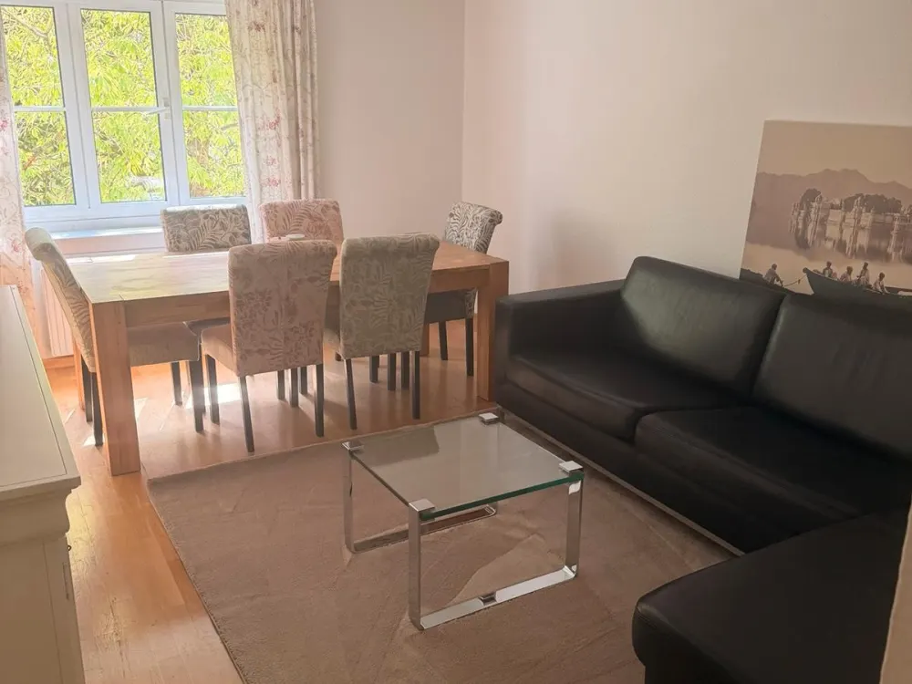 Möblierte 3- Zimmer Wohnung mit Loggia und TG in Schwabing
