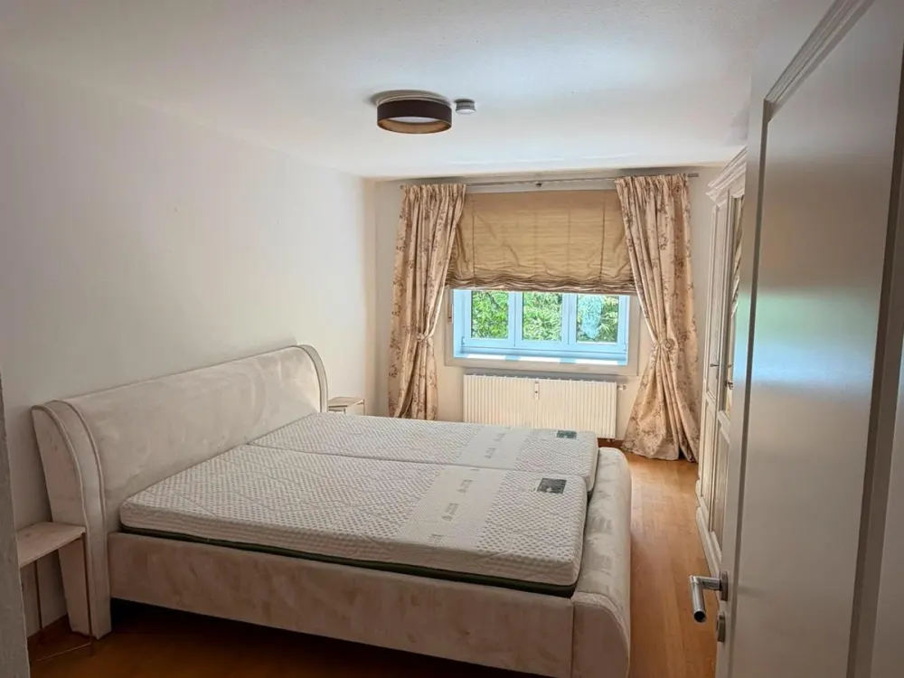 Möblierte 3- Zimmer Wohnung mit Loggia und TG in Schwabing