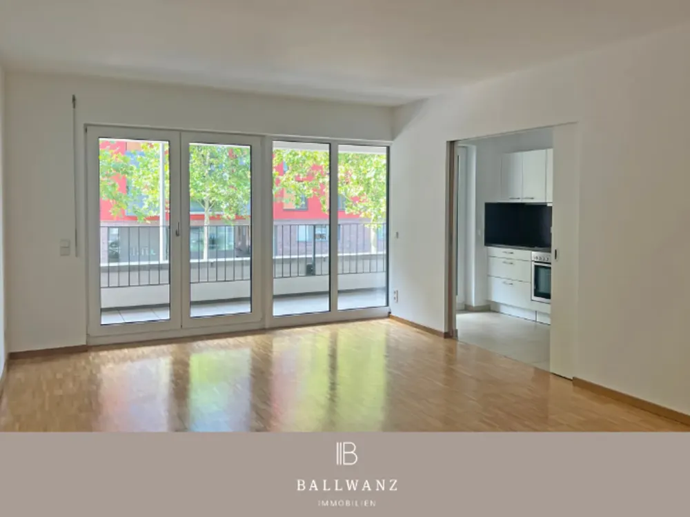 Westhafen: Modern & Spacious 3-Room Apartment with Balcony & Loggia
