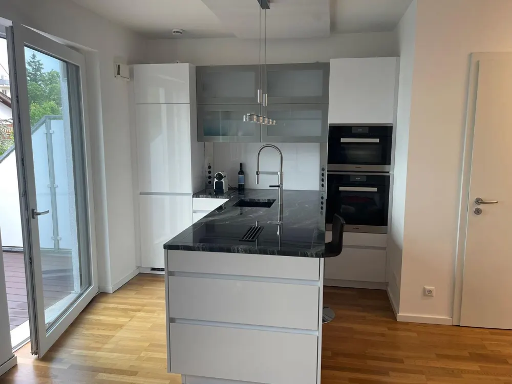 Hochwertige teilmöblierte 1-Zimmer-Wohnung in München-Pasing