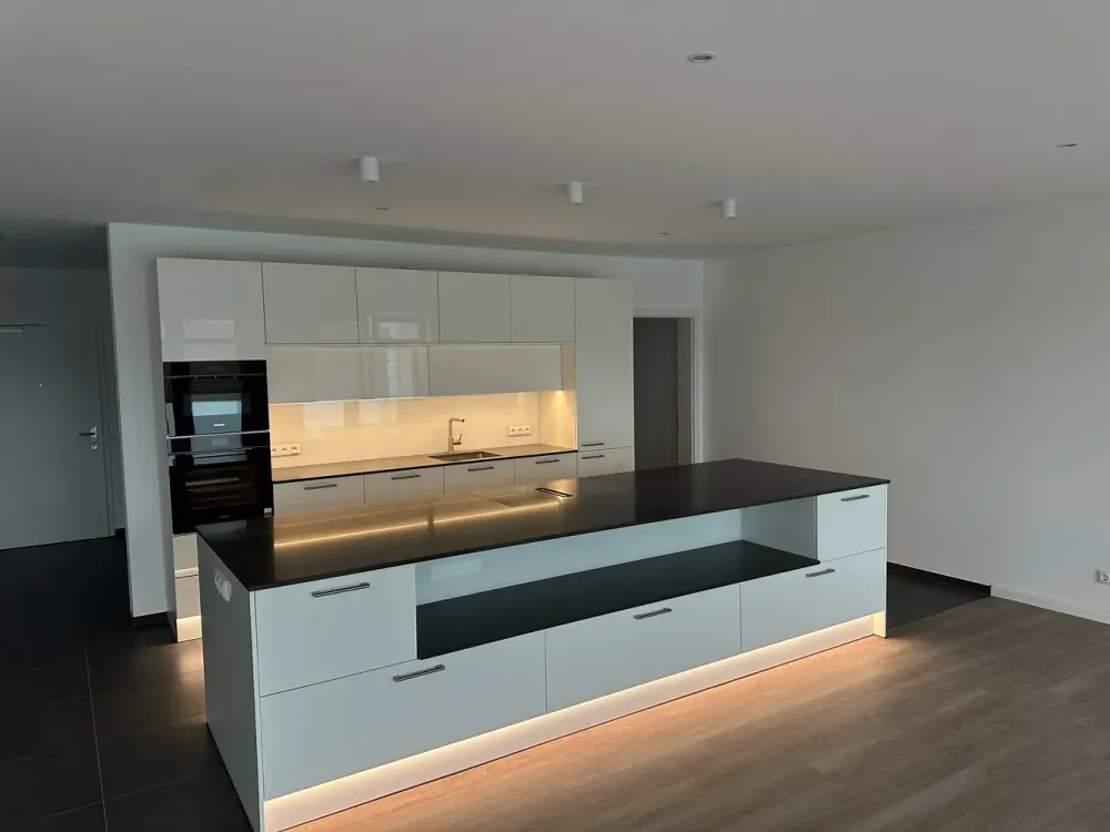 Wohnen mit Charakter: Exklusives Penthouse in Glinde (Neubau-Erstbezug), Balkone&Dachterrasse&EBK