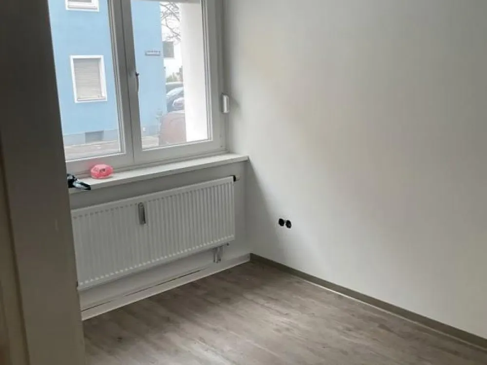 Aktion: Bei Anmietung im Juni 2026 schenken wir Ihnen einen 100,- Euro-Gutschein! Renovierte 2-Zimmer-Wohnung im Erdgeschoß