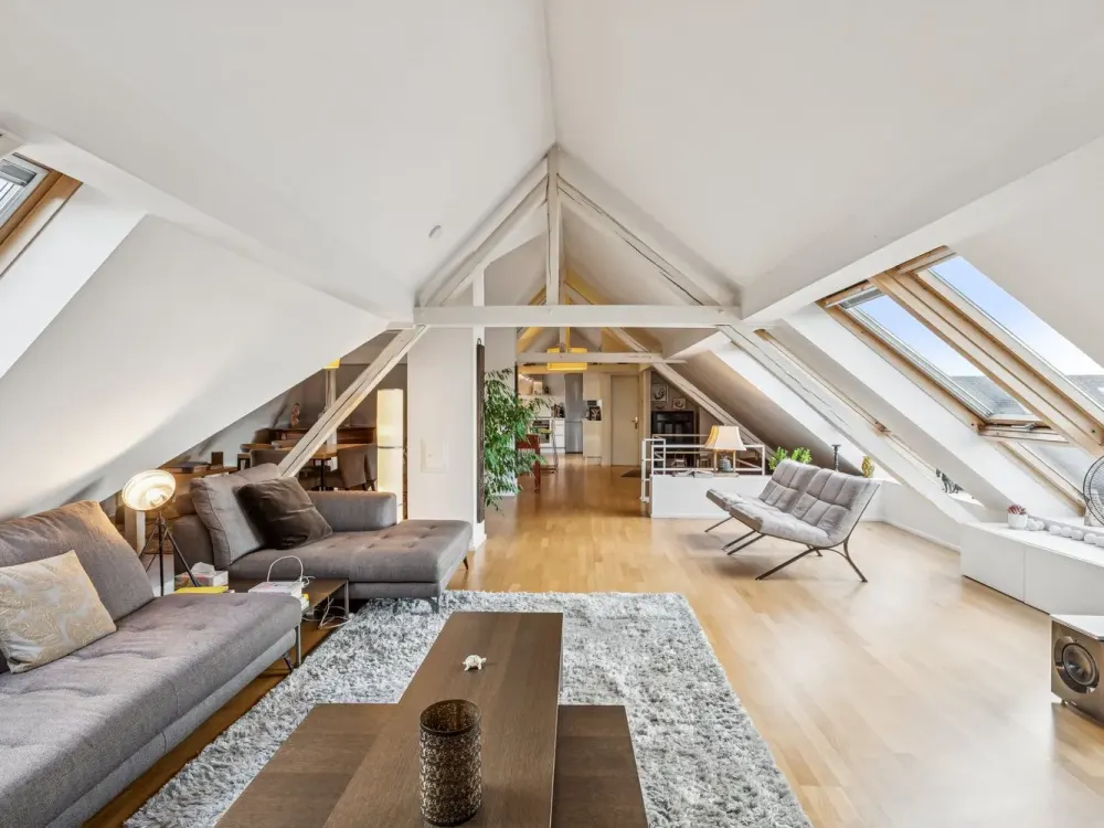 Attic Maisonette with Old Building Charm in Oberkassel