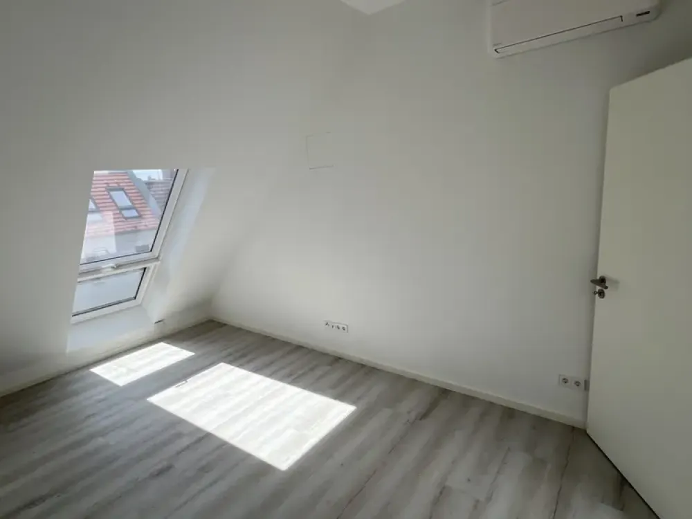 Großzügige 2-Zimmer Wohnung mit Terrasse und offener Küche in Top-Lage