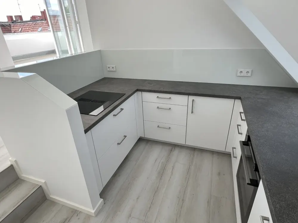 Großzügige 2-Zimmer Wohnung mit Terrasse und offener Küche in Top-Lage
