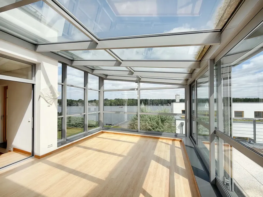 Lichtdurchflutetes Townhouse mit direktem Wasserzugang