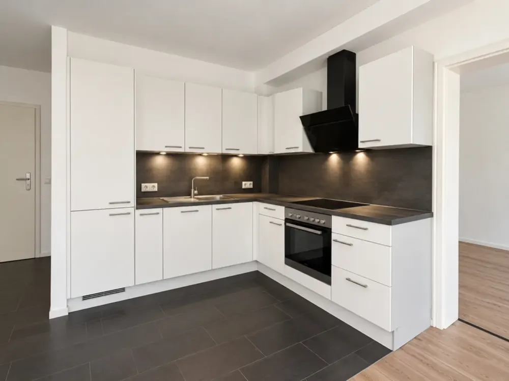 Bright 3-Room Apartment Near City