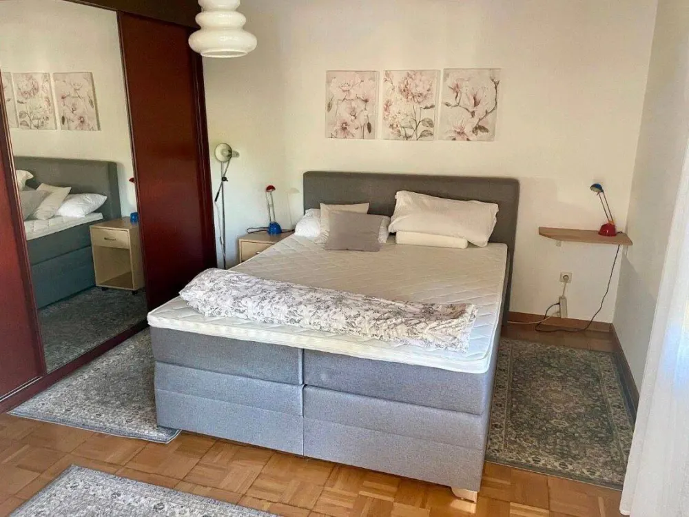 Voll möblierte 3,5 Zimmer 95 qm Wohnung in Stuttgart / Degerloch