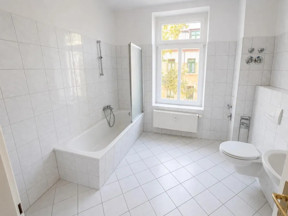 2-Zimmer-Altbauwohnung | ca. 60 m² | Küche | Besichtigung am 20.7