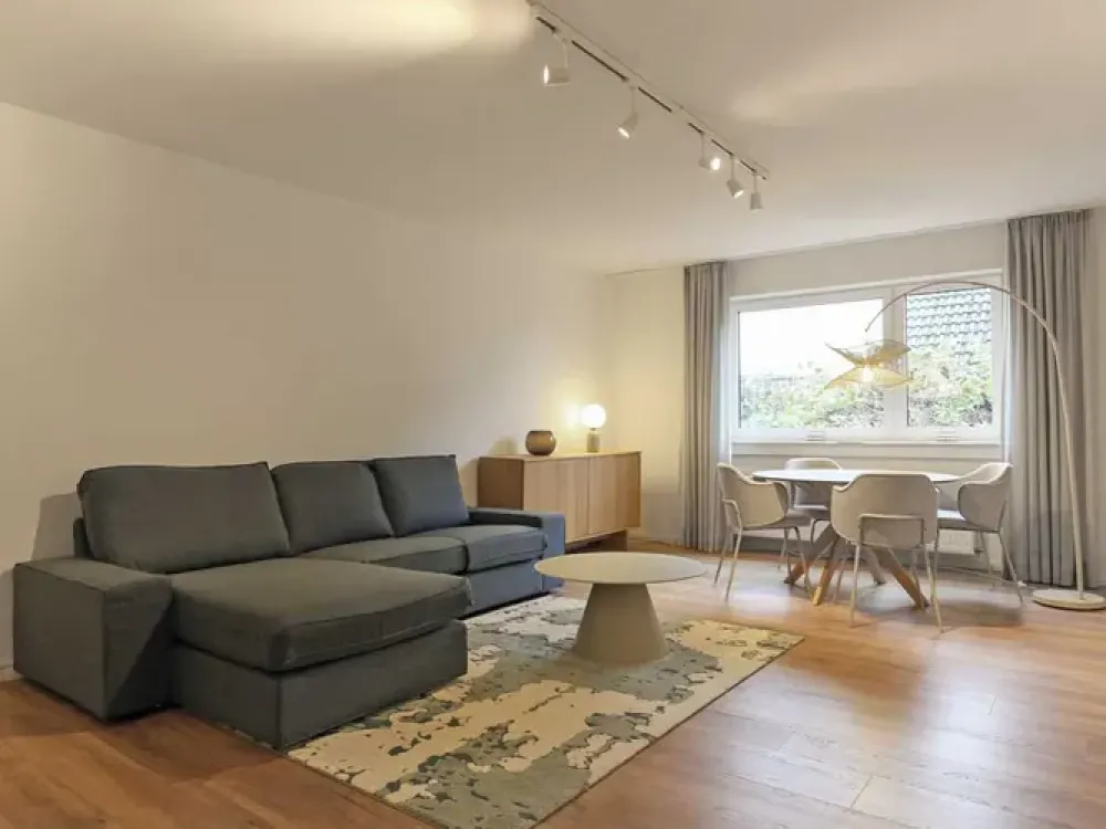 *** Möbliert *** Elegante 3-Zi.-Whg. mit großem Balkon in Bergen-Enkheim