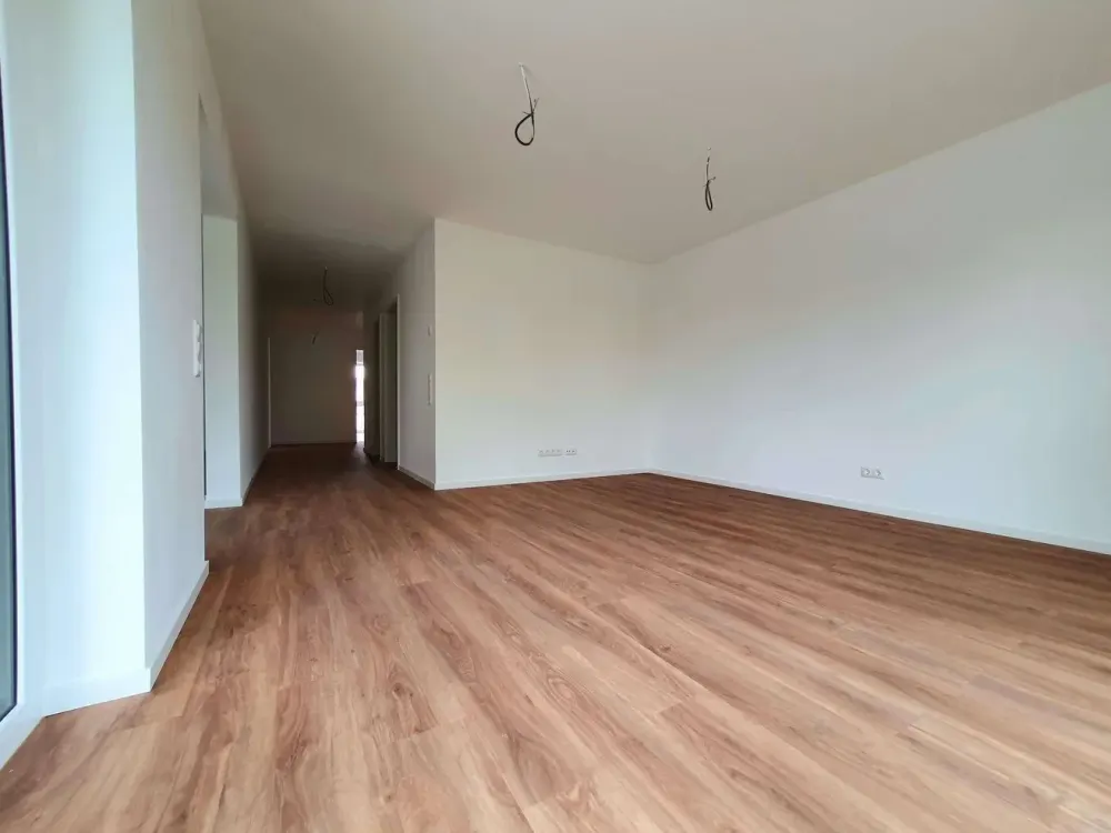 Helle 2-Zimmer Wohnung mit Balkon