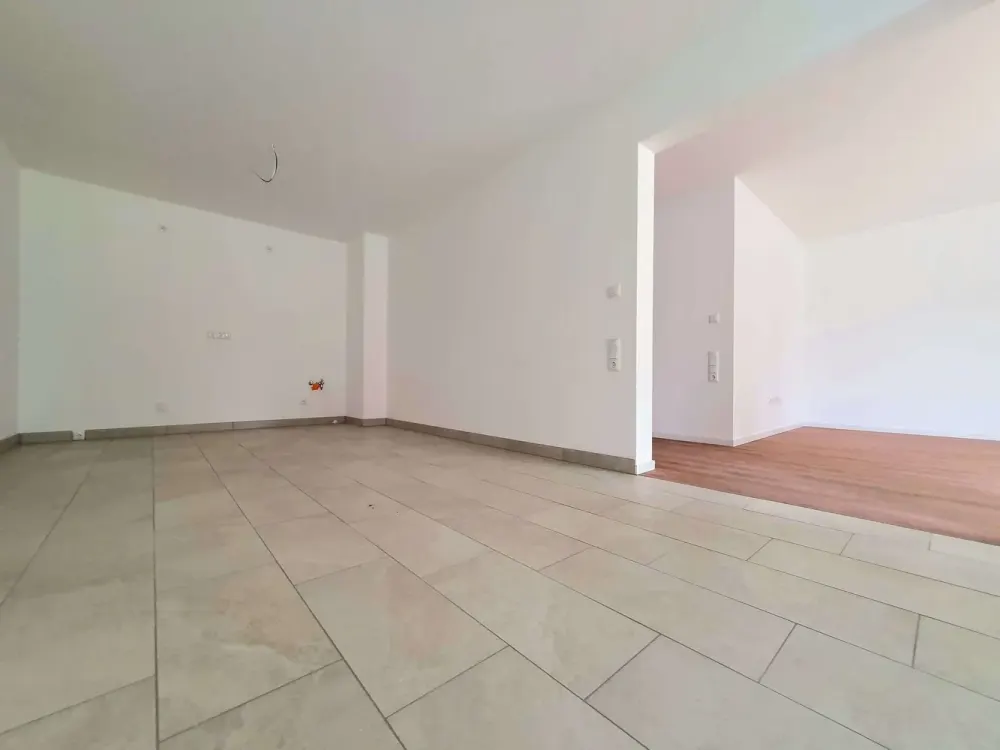 Helle 2-Zimmer Wohnung mit Balkon