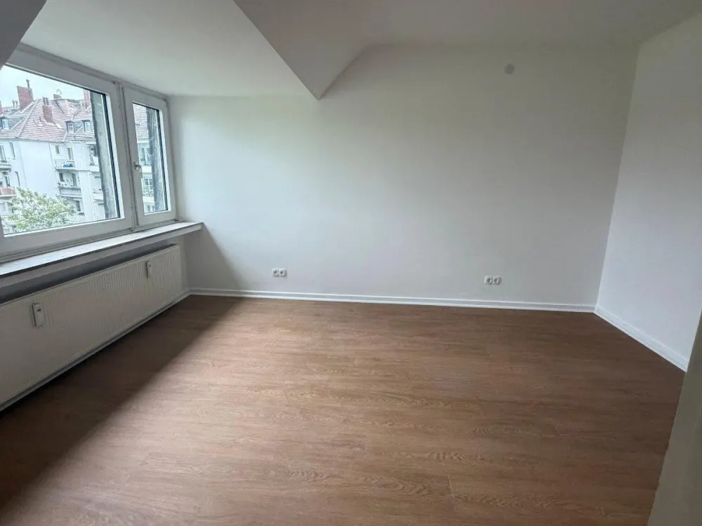Erstbezug nach Renovierung-2-Zimmer Wohnung in Düsseltal !