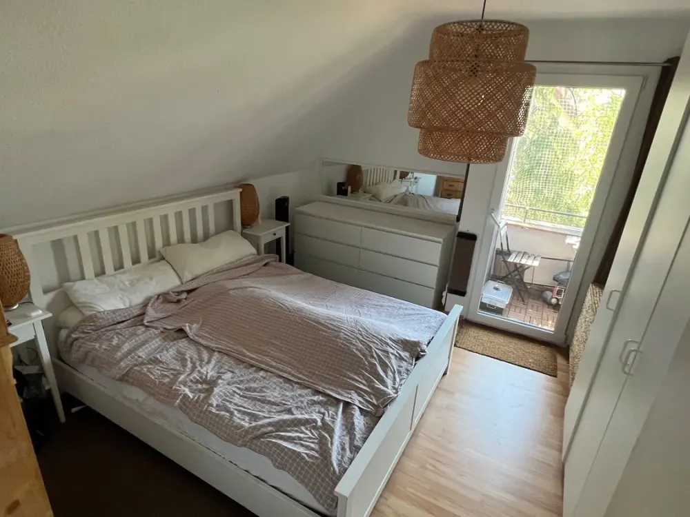 Helle 3 Zimmer DG Wohnung in Stuttgart Sonnenberg