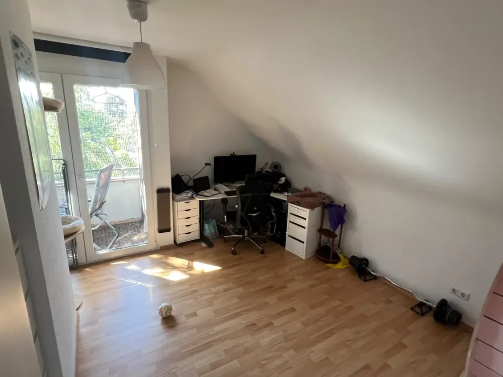Helle 3 Zimmer DG Wohnung in Stuttgart Sonnenberg
