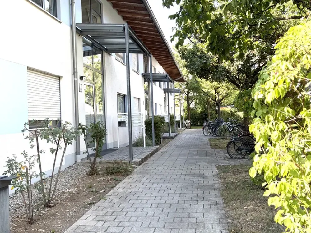 Charmante, ruhige 2-Zimmer-Wohnung mit optimalem Grundriss, Einbauküche und Balkon zu vermieten