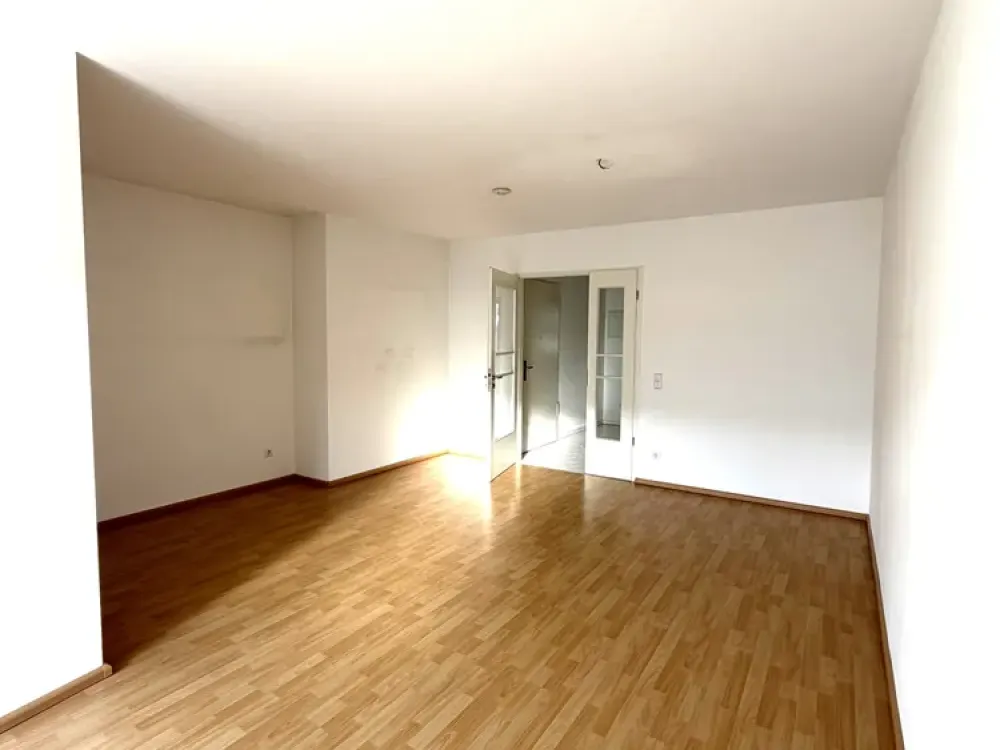 Charmante, ruhige 2-Zimmer-Wohnung mit optimalem Grundriss, Einbauküche und Balkon zu vermieten