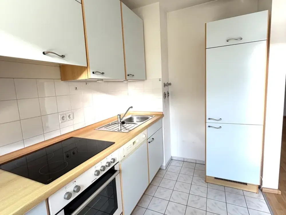 Charmante, ruhige 2-Zimmer-Wohnung mit optimalem Grundriss, Einbauküche und Balkon zu vermieten