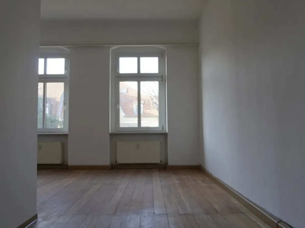 ### BERLINFLAIR ### شقة قديمة كبيرة مكونة من "2" غرفة مع مطبخ مدمج وأرضيات خشبية