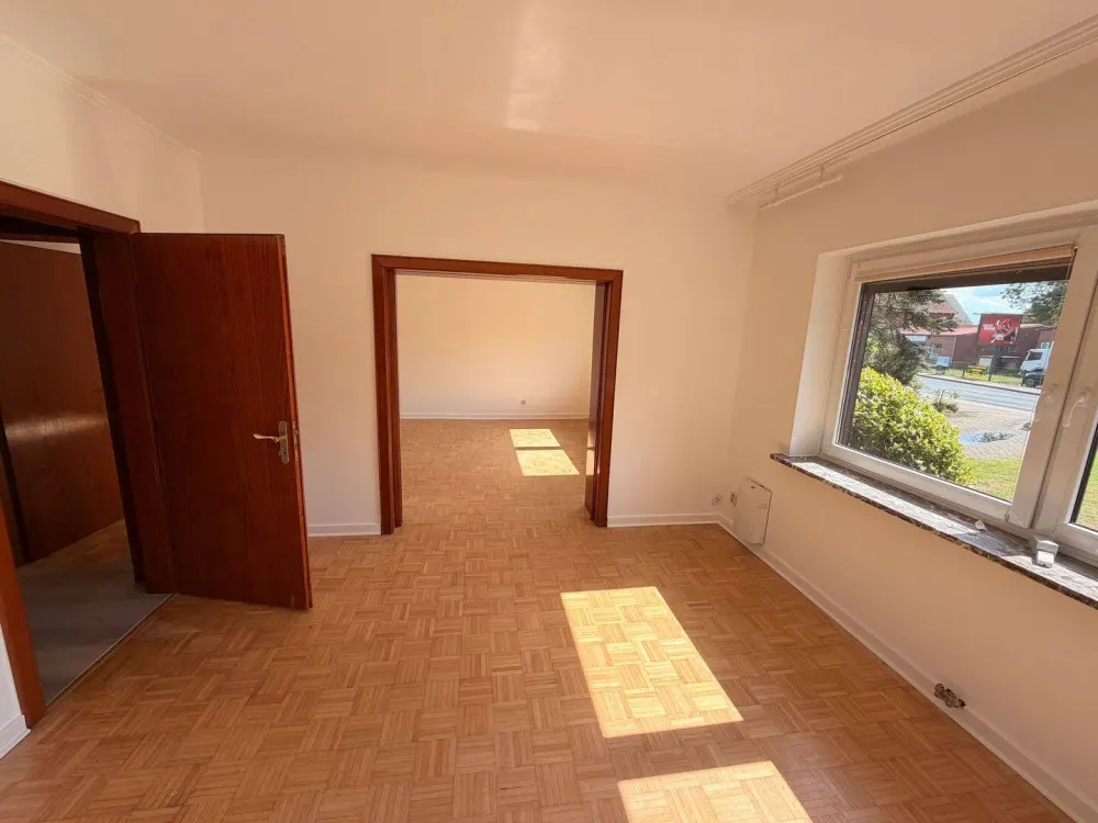 Renovierte 4-Zimmer-Wohnung mit Garage und Gartenmitnutzung in Hamburg-Neuenfelde
