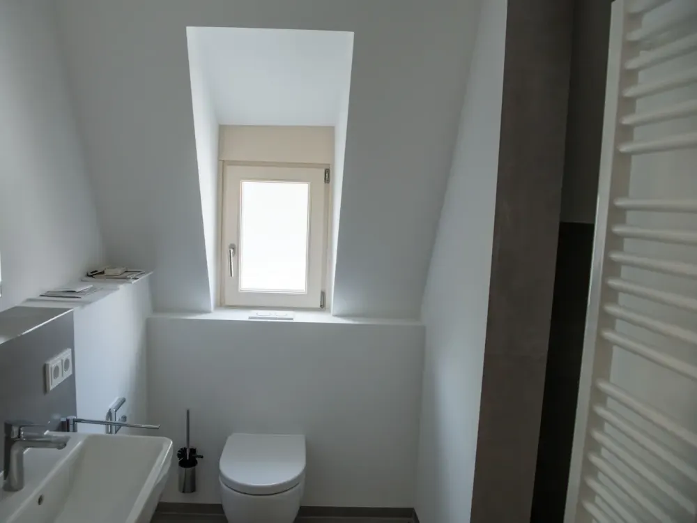 High-quality 4-room apartment in a central location in old building style