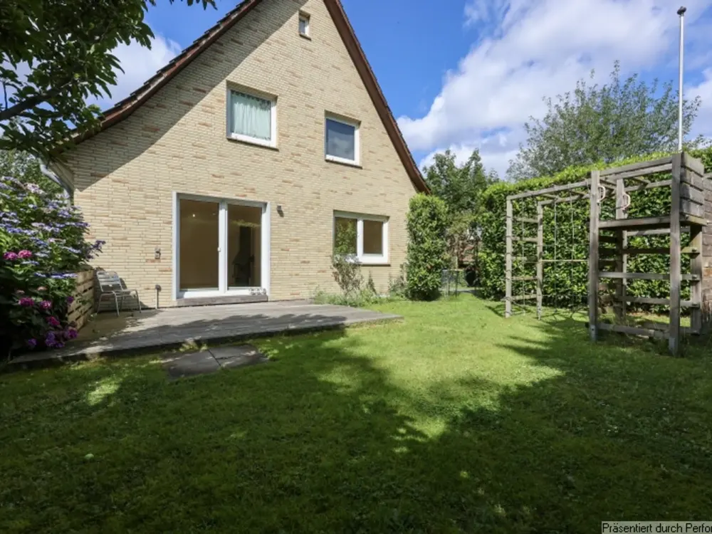 Wohnen wie im eigenen Haus, großzügige 5-Zimmer mit Garten & Vollkeller