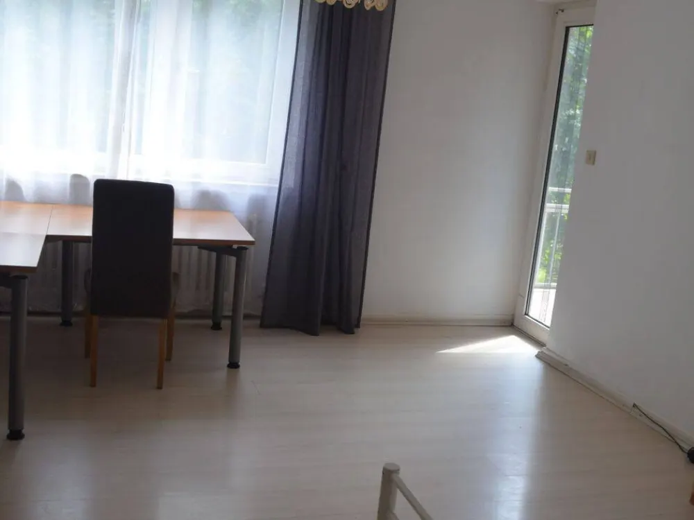 PROVISIONSFREI & AB SOFORT: Möblierte 4 Zimmer-Wohnung in der Ffm-Nordweststadt (geeignet für eine 3er-WG oder Familie mit 1-2 Kinder) zu vermieten.