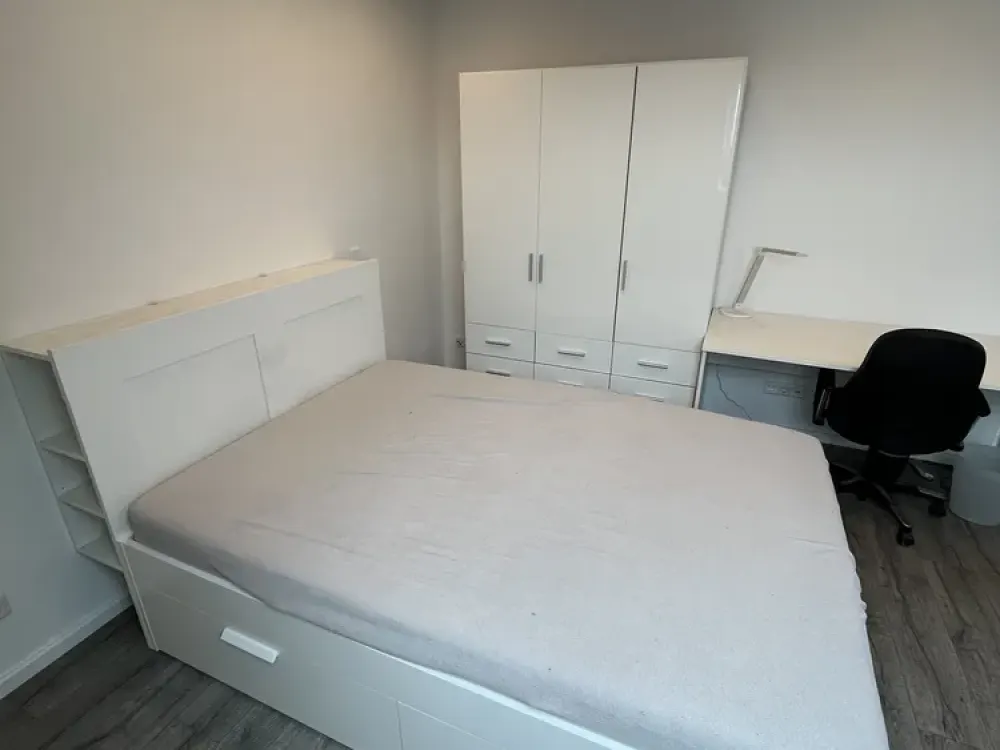 Geschmackvolle teilmöblierte 1-Zimmer-Dachgeschosswohnung