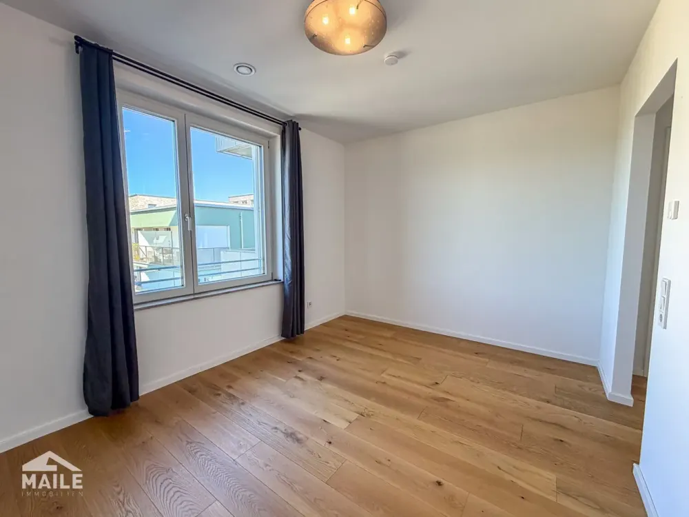 Hochwertige 4,5-Zimmer-Neubauwohnung mit großzügigem Wohnbereich und Balkon