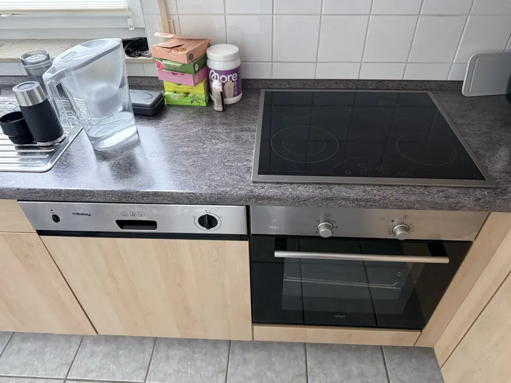 For WEEKEND COMMUTERS! Fully furnished 2-room apartment with covered terrace