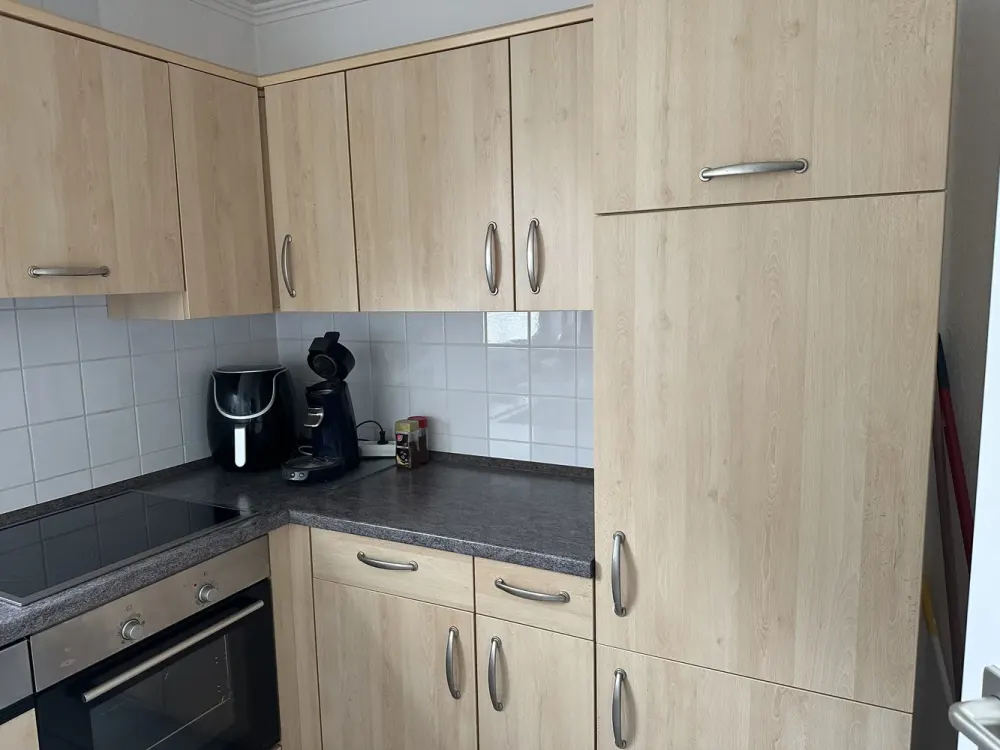 For WEEKEND COMMUTERS! Fully furnished 2-room apartment with covered terrace