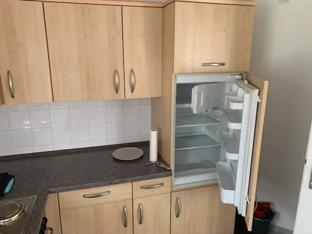 For WEEKEND COMMUTERS! Fully furnished 2-room apartment with covered terrace